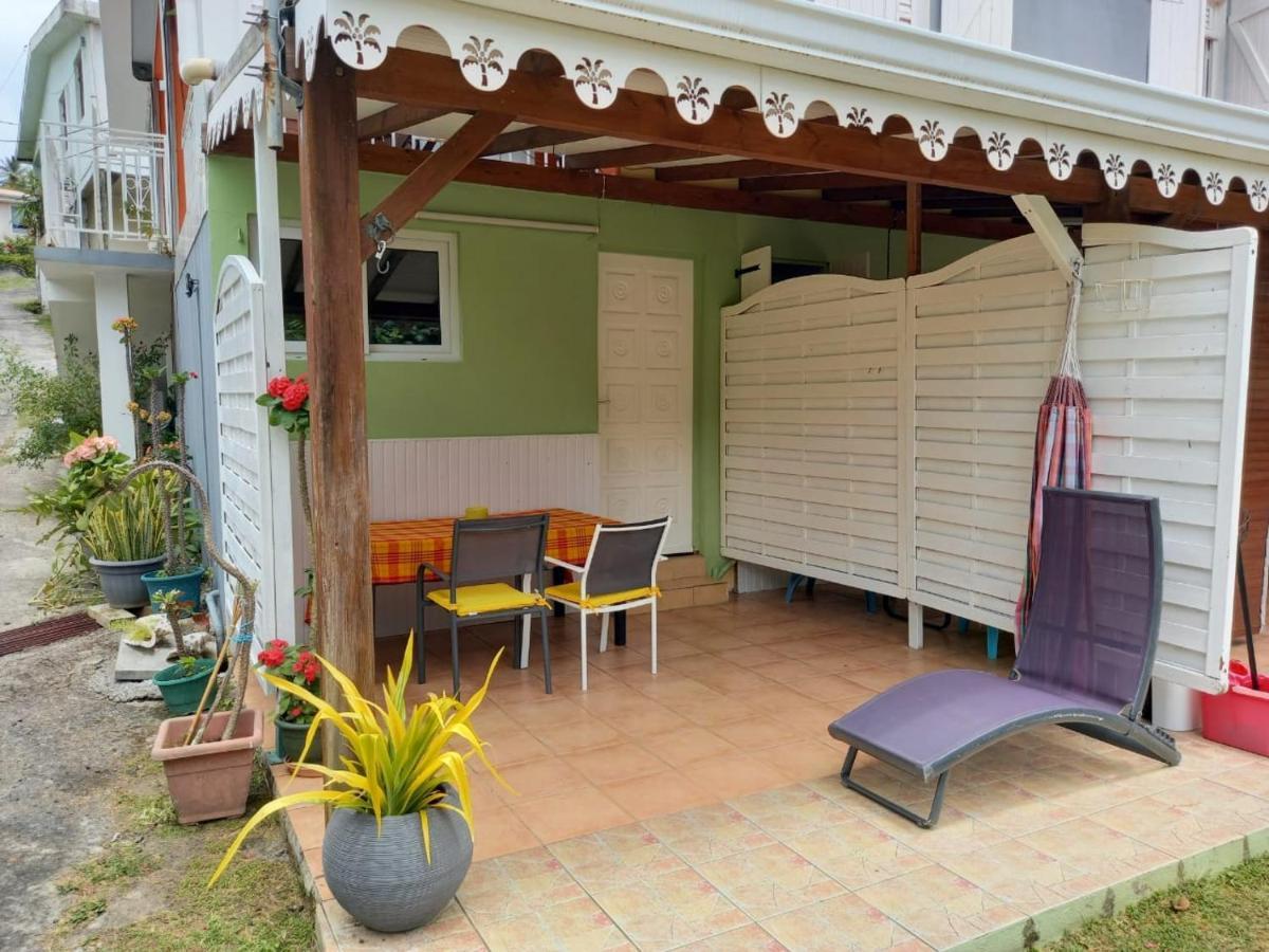 Petit Appartement Cosy Pres Des Plages Sainte-Anne Exterior photo